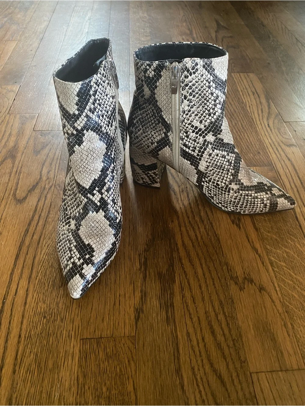 Marc Fisher Greneda2 Women’s Pointed Toe Ankle Boots Snakeskin Leather Size 7